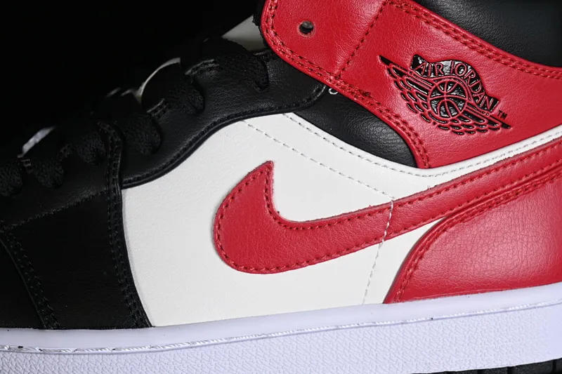 All categories Air Jordan Jordan series basketball shoes Air Jordan 1 Mid Air Jordan 1 Mid "Black Toe" AJ1 Joe 1 white black red Zhongbang basketball shoes BQ6472-160